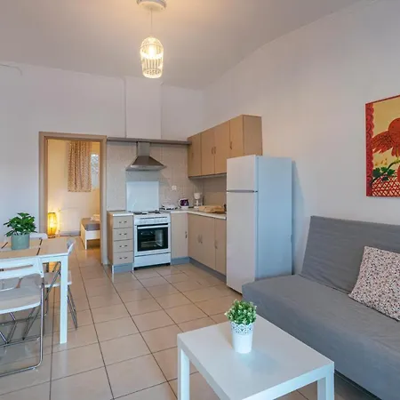 Stratos & Magda's Apartamento *